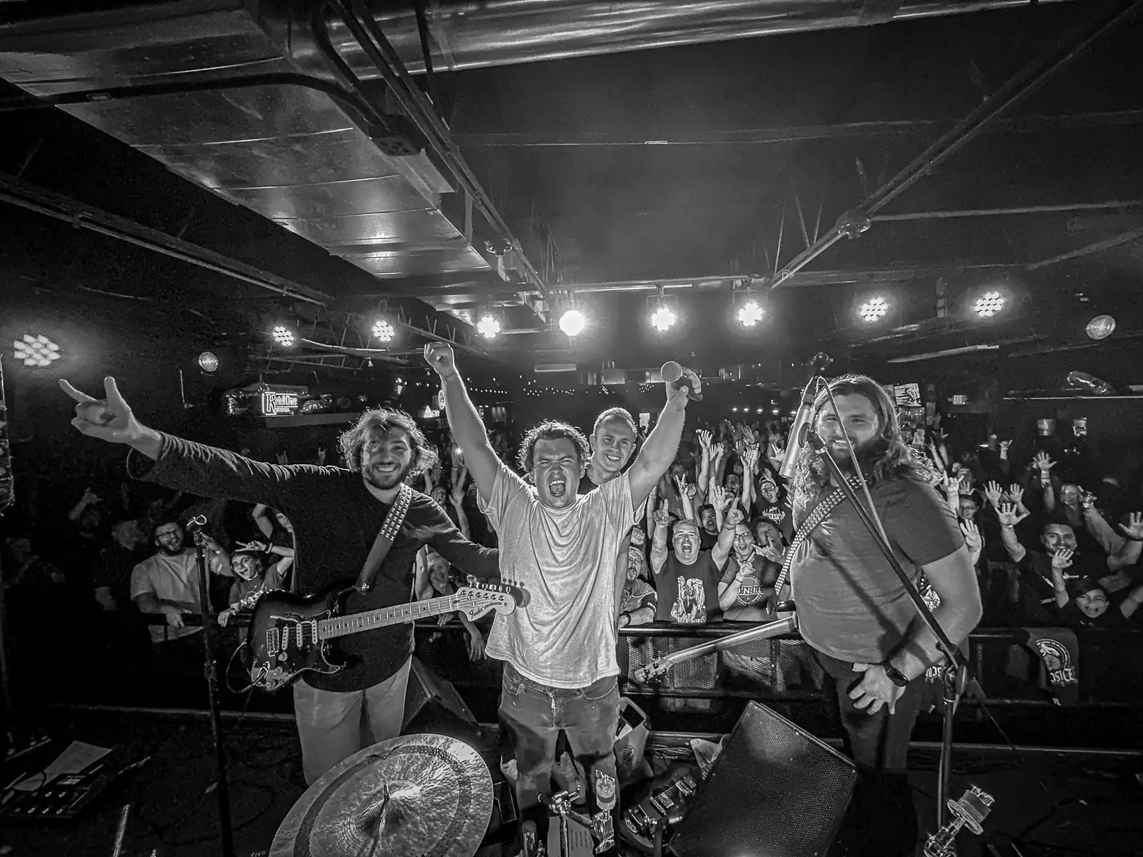 4th Point performing live (39)